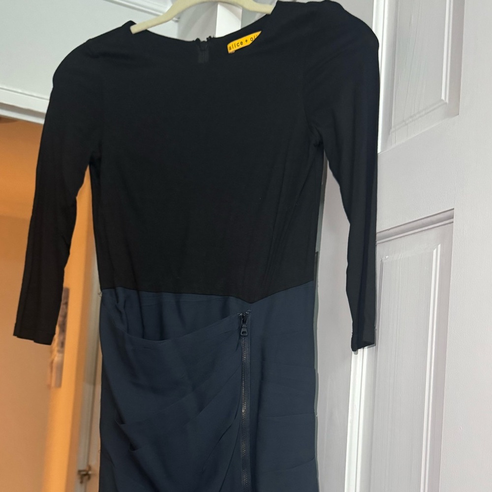 Alice + Olivia Black and Navy Long Sleeve Dress